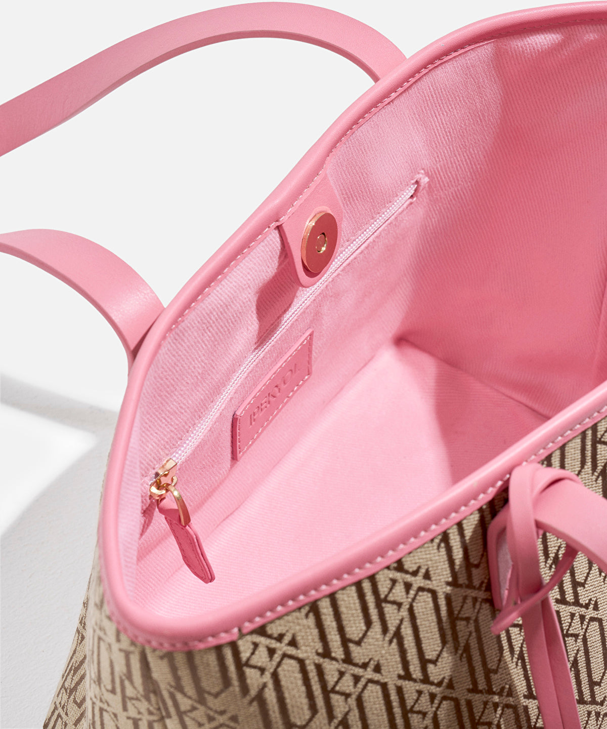 Zoomed Fika Bag