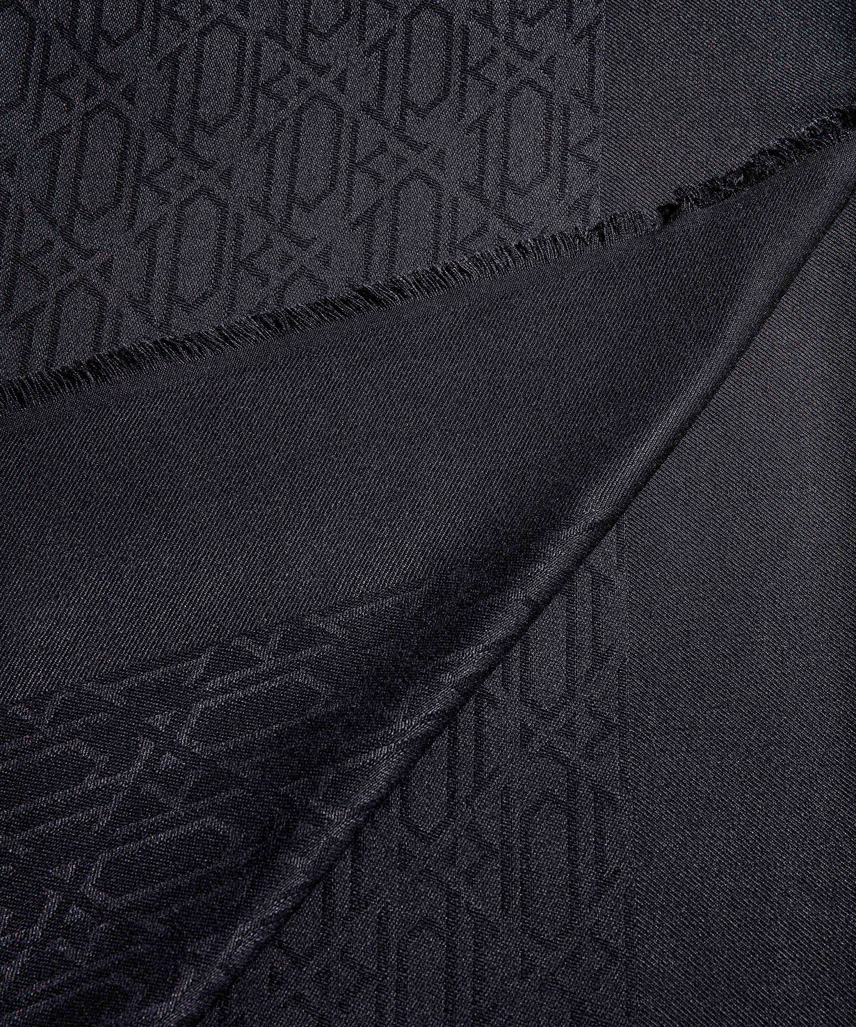 Monogram shawl 130x130 cm