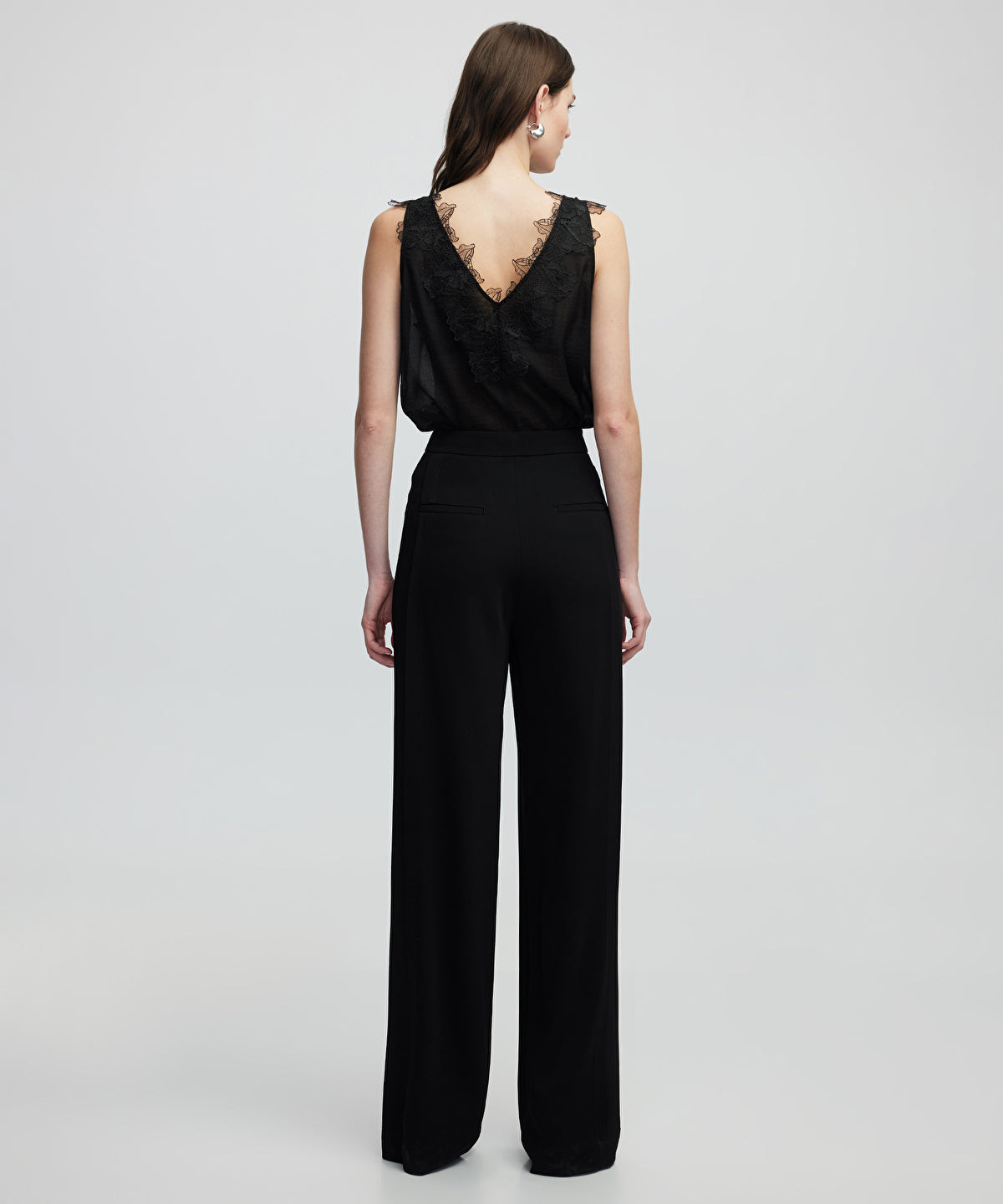 Wide-leg trousers