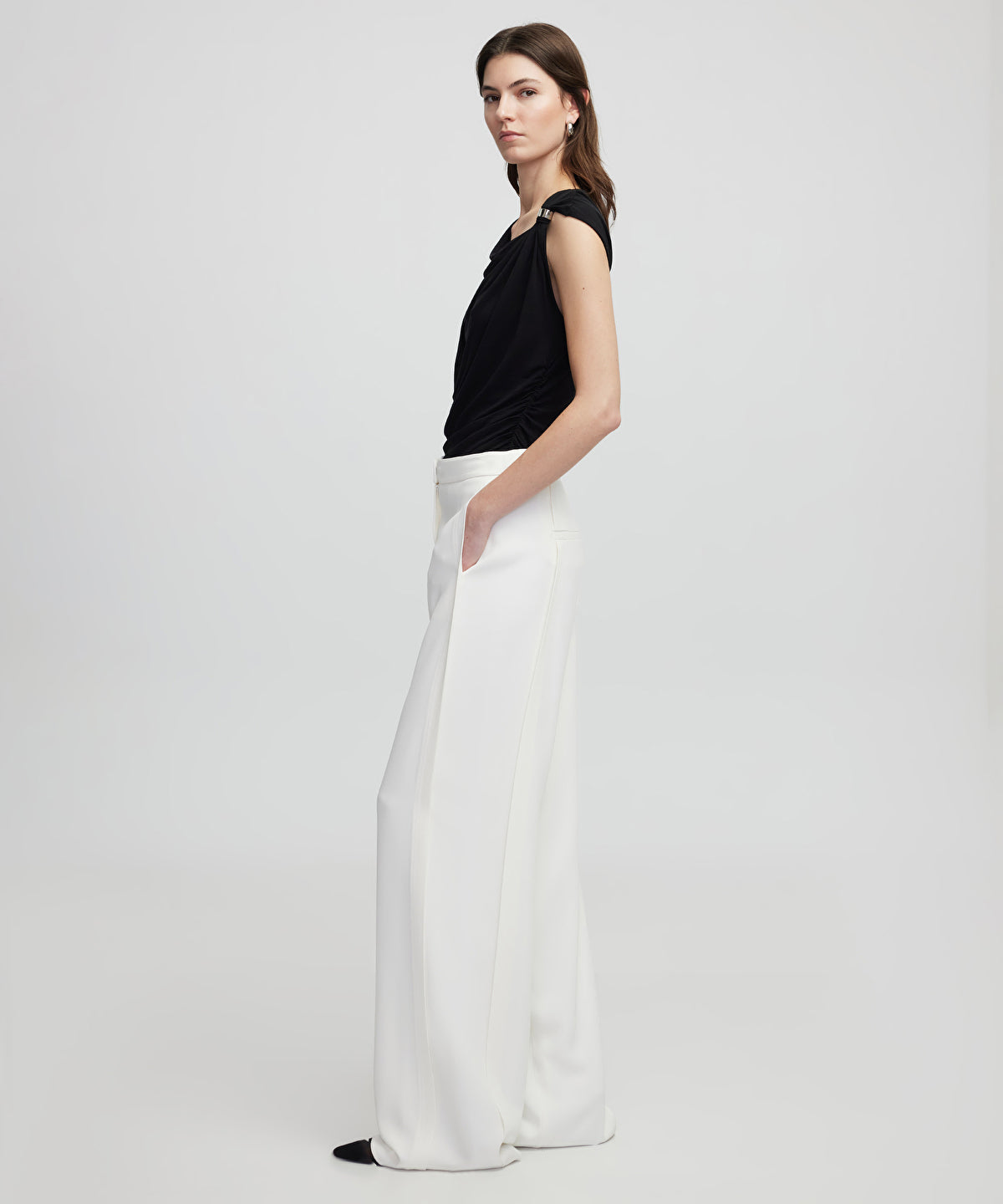 Wide-leg trousers