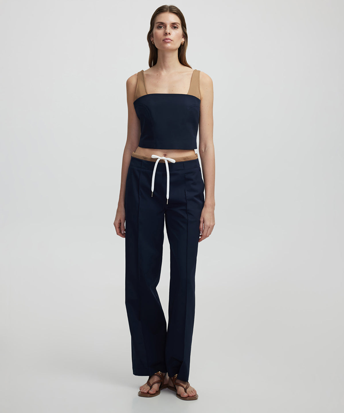 Trousers with contrast waistband