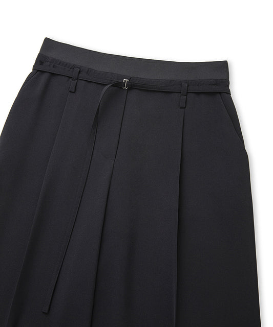 Trousers With Minimal Buckle