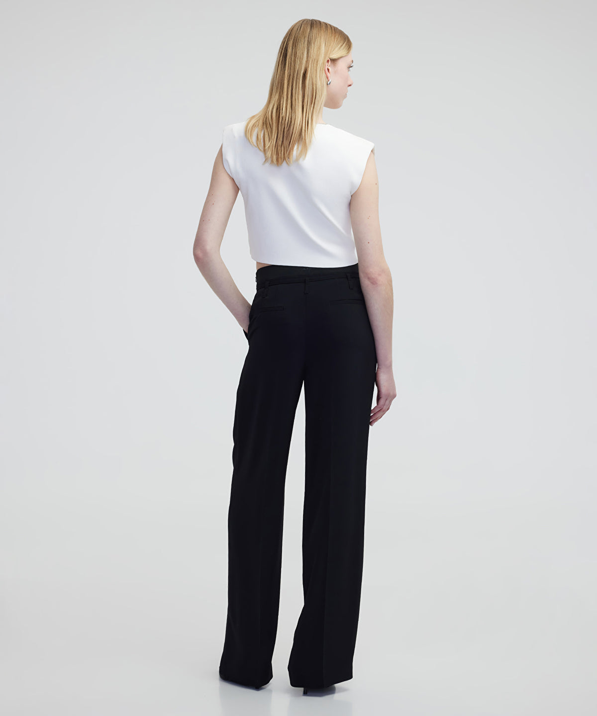 Trousers With Minimal Buckle