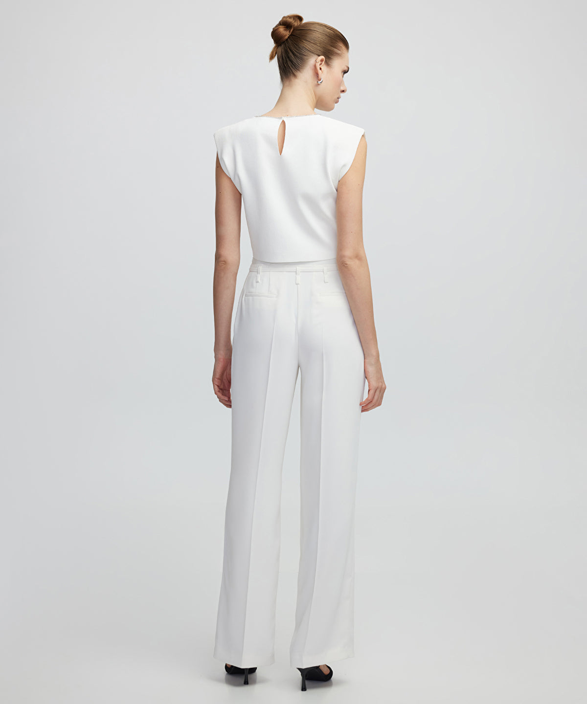 Trousers With Minimal Buckle