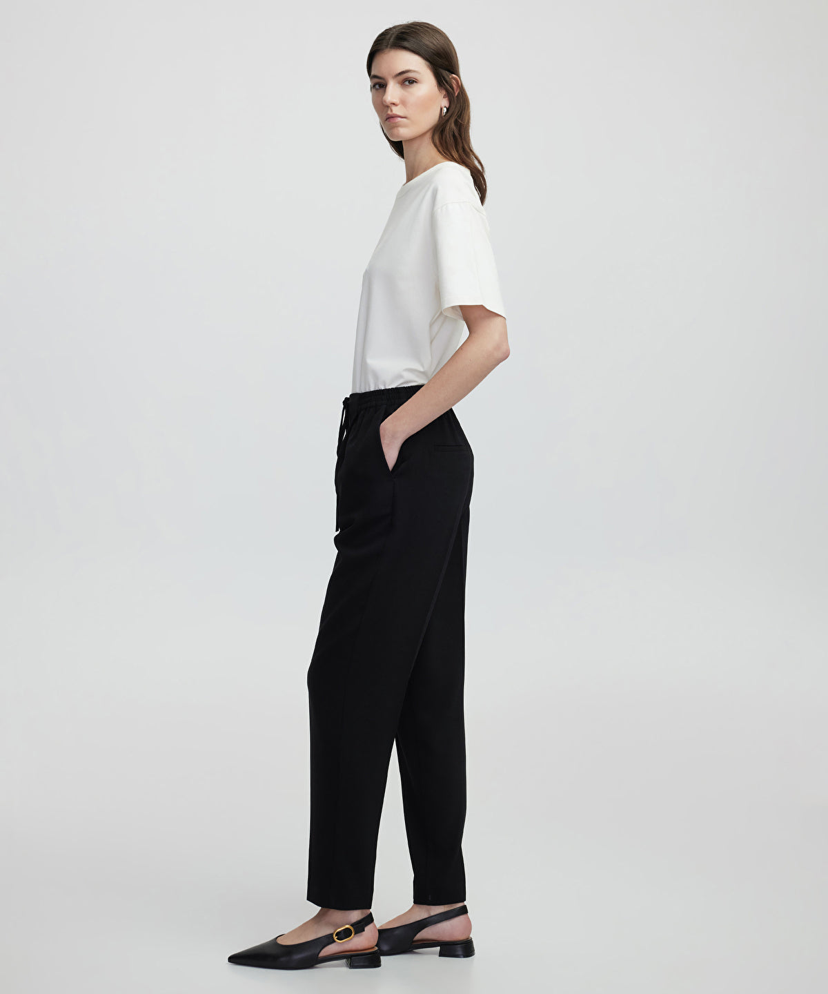 Carrot fit trousers