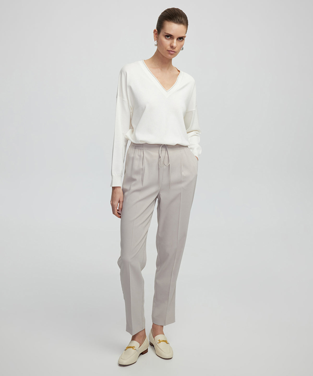 Carrot fit trousers