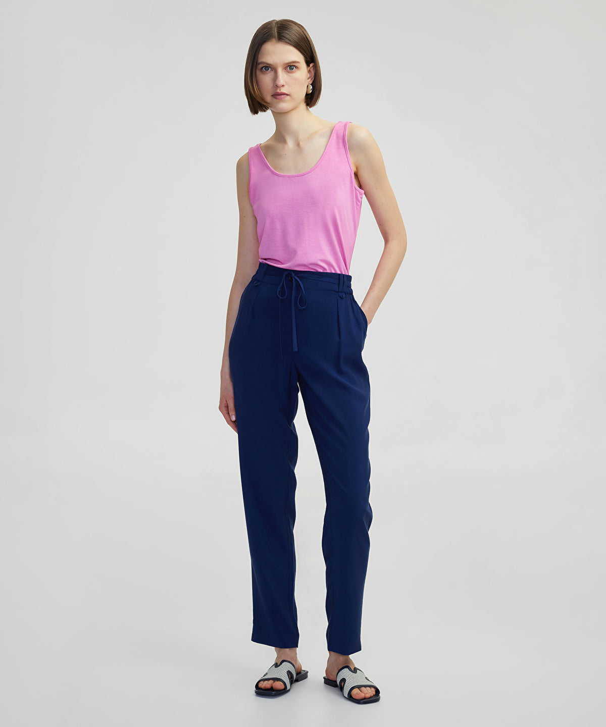 Carrot Fit Trousers With Drawstring