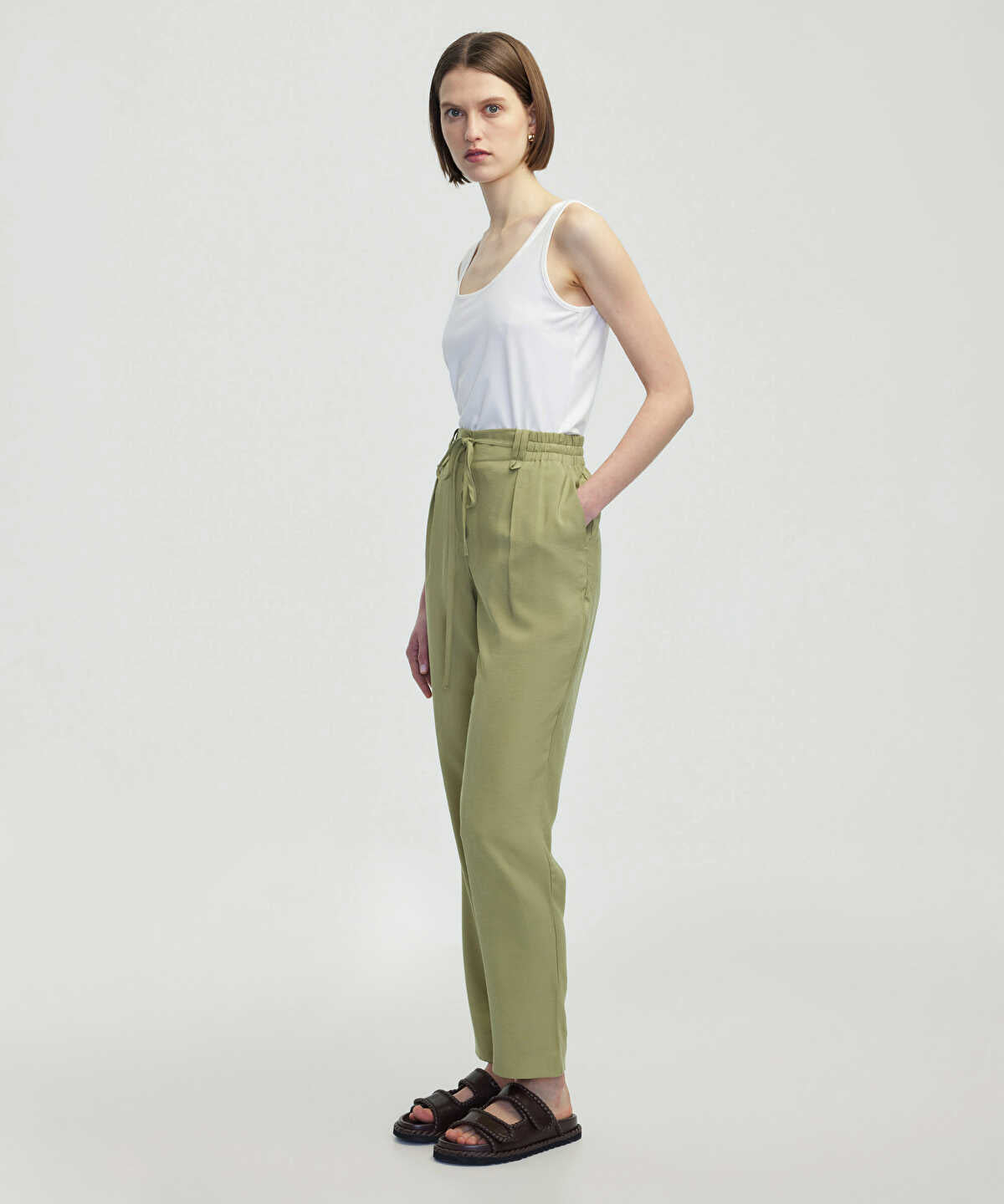 Carrot Fit Trousers With Drawstring