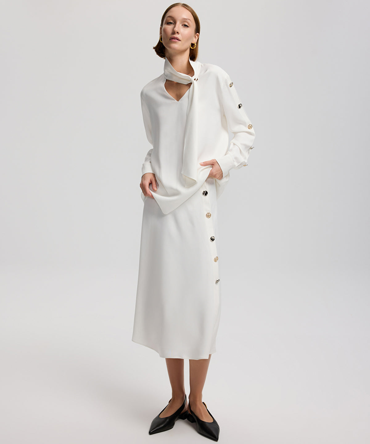 Zoomed Buttoned Midi Skirt