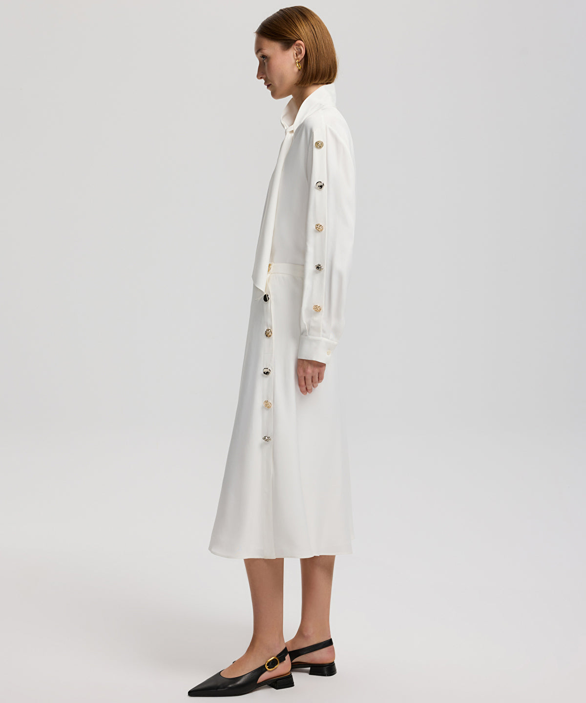 Zoomed Buttoned Midi Skirt