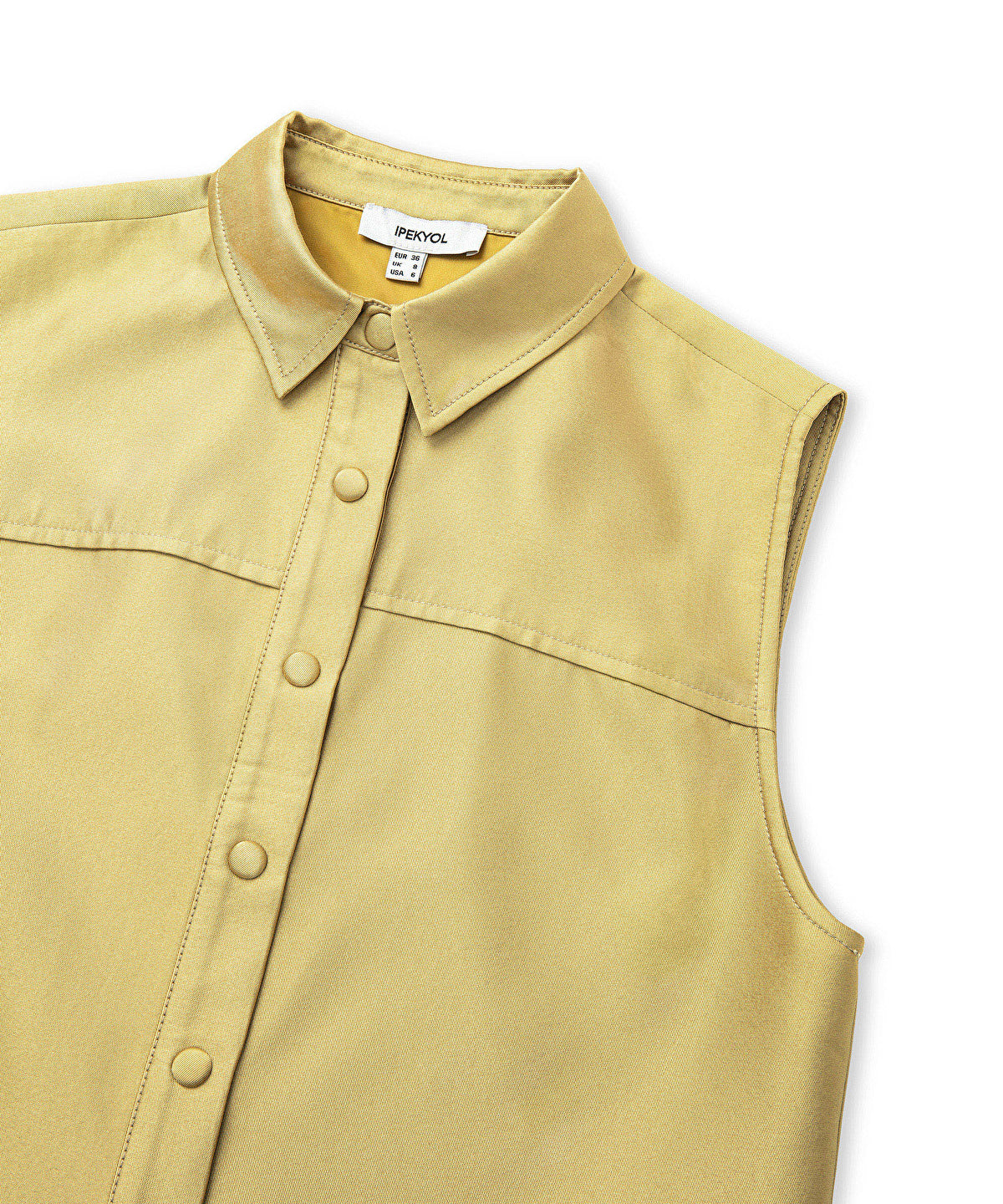 Sleeveless shirtt