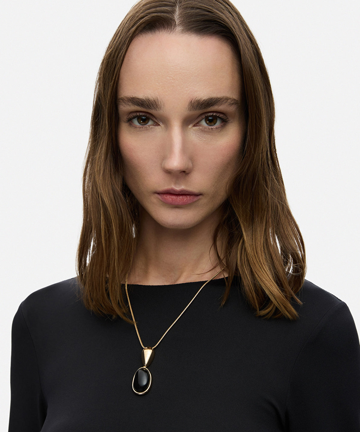 Chain necklace with resin pendant