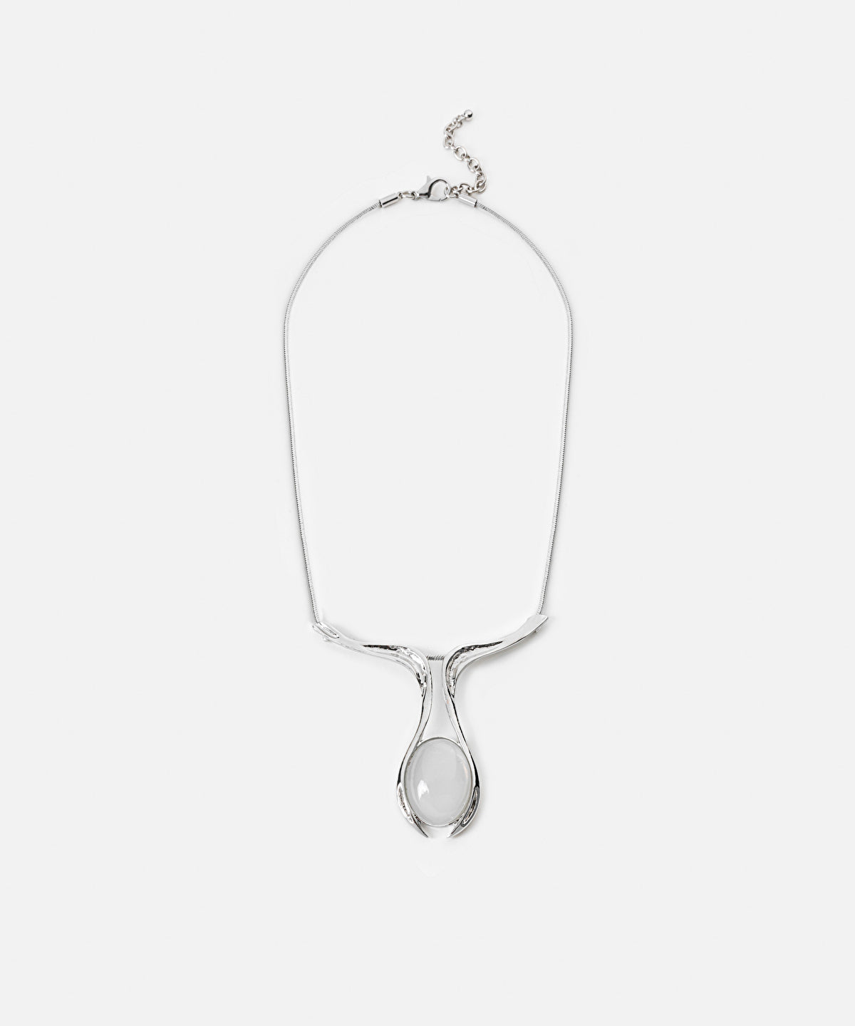 Necklace with contrasting resin pendant