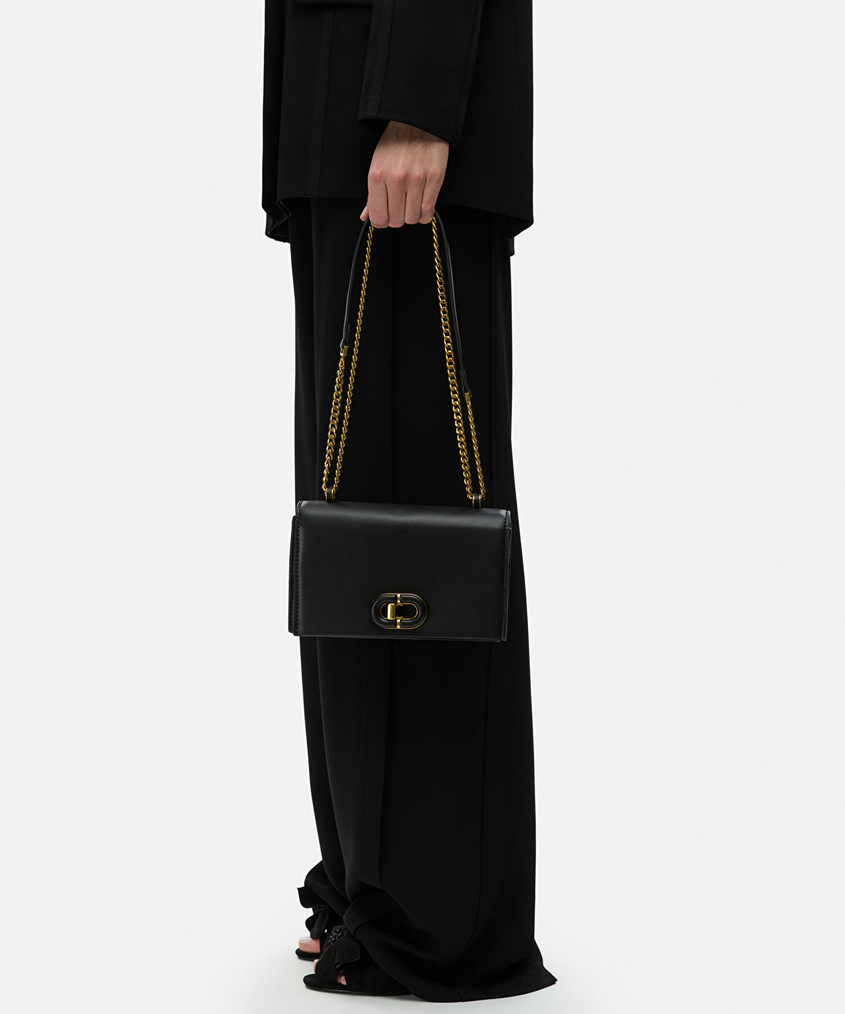 Chain strap bag