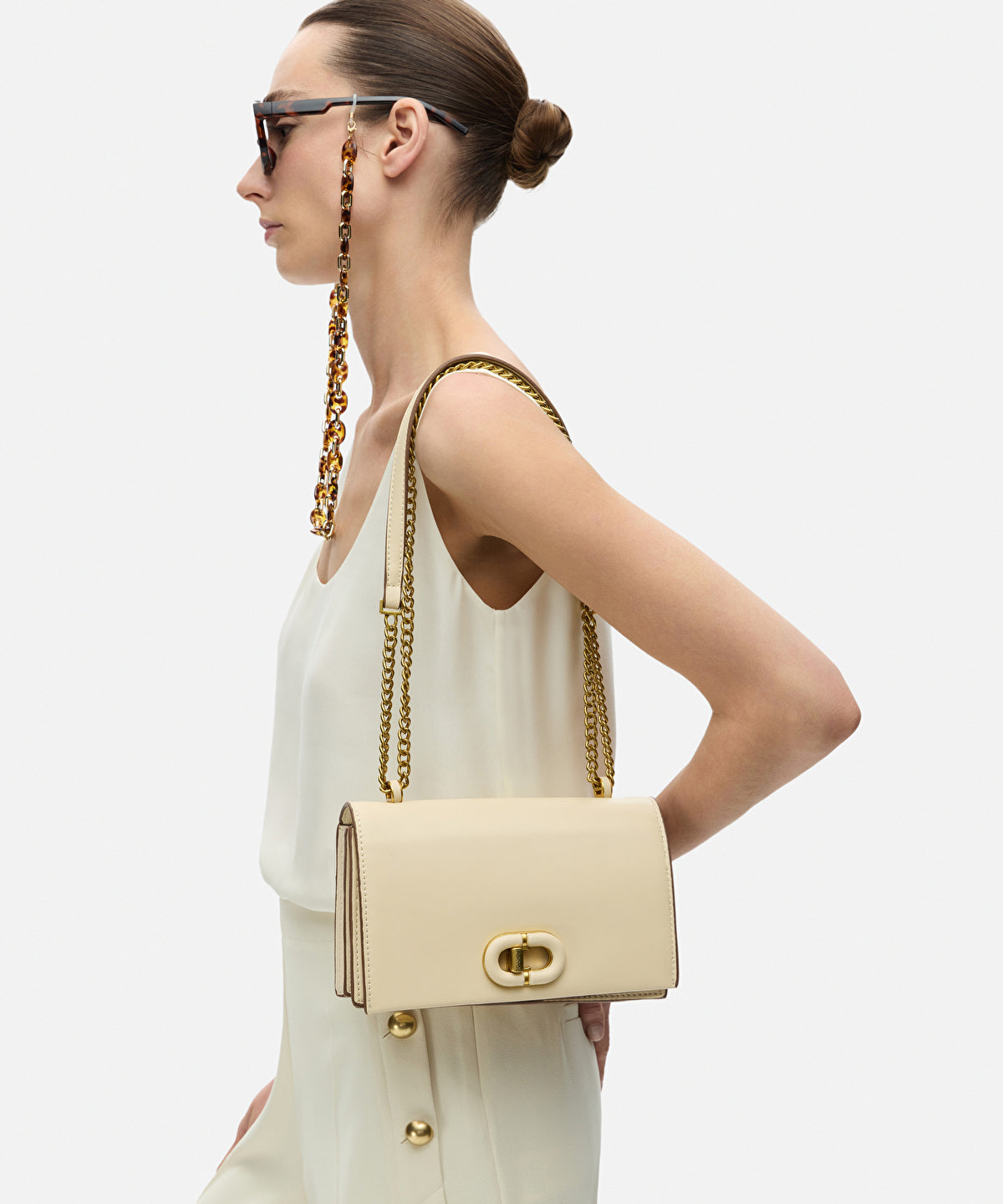 Chain strap bag