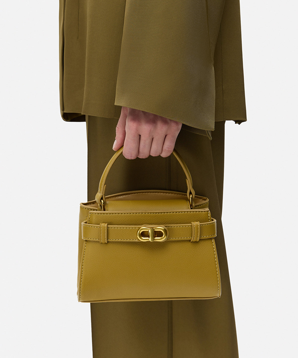 Metal buckle bag