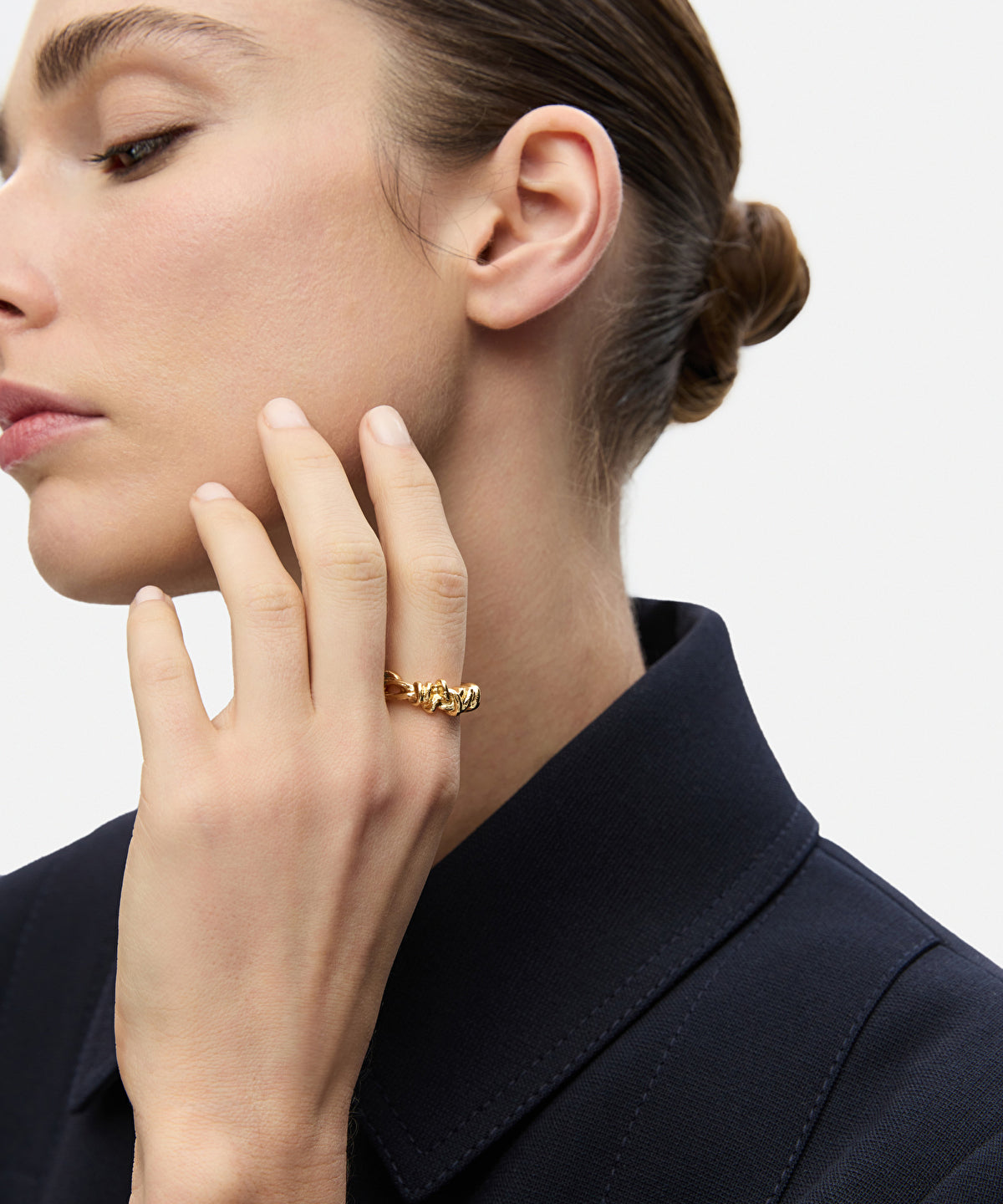 Textured metal ring
