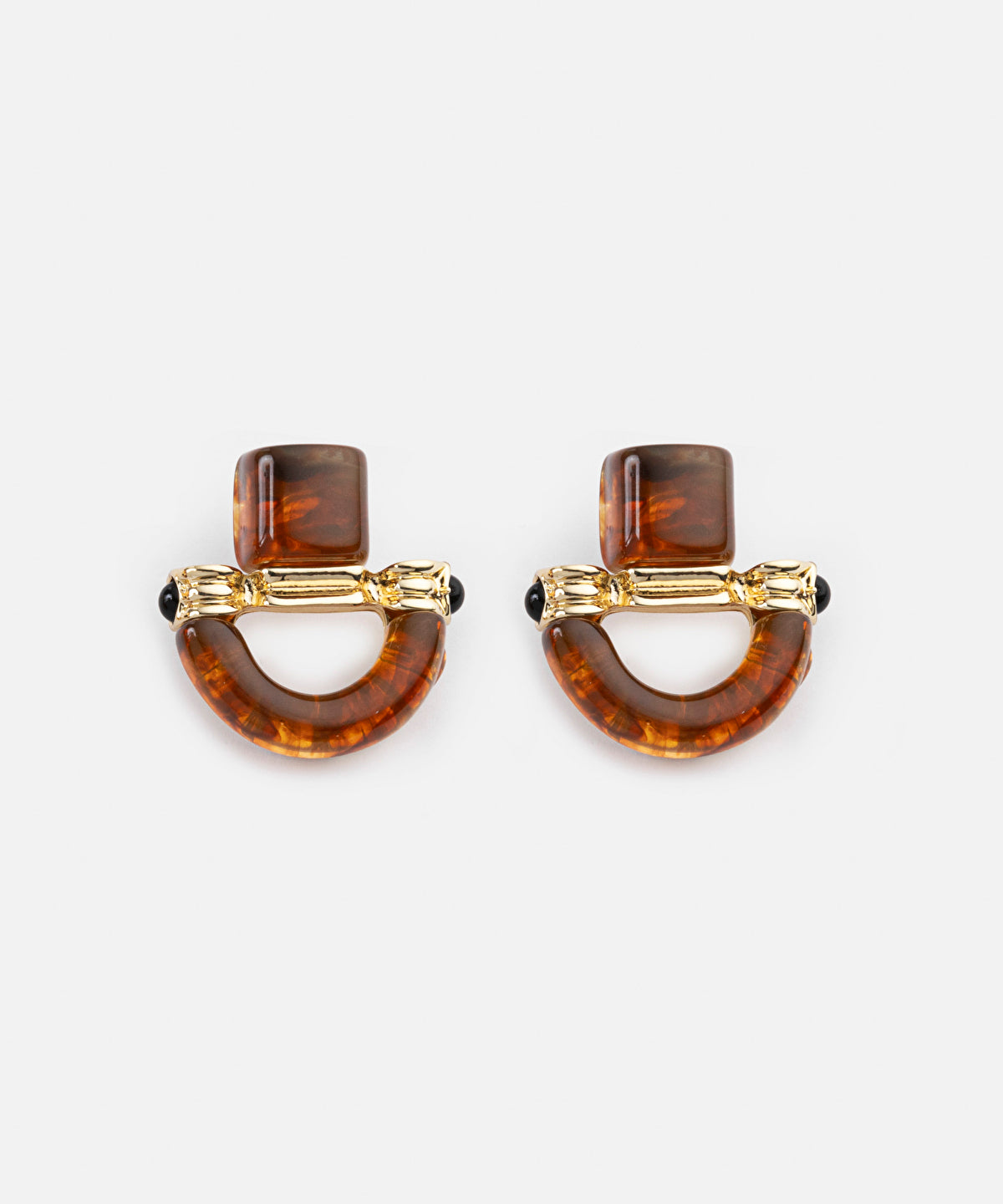 Metal earrings with resin