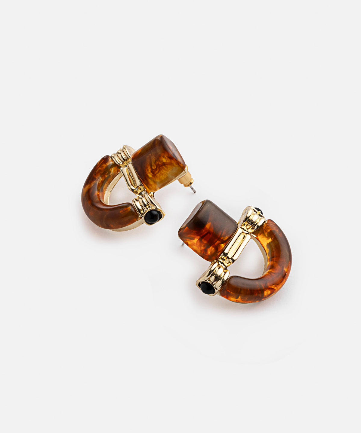 Metal earrings with resin