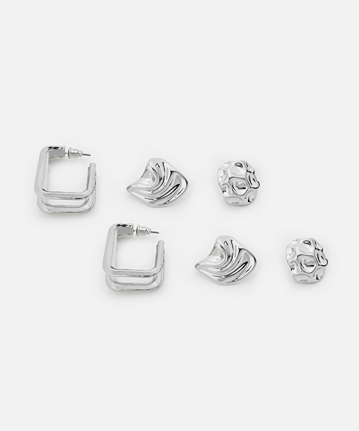 Pack of metal earrings