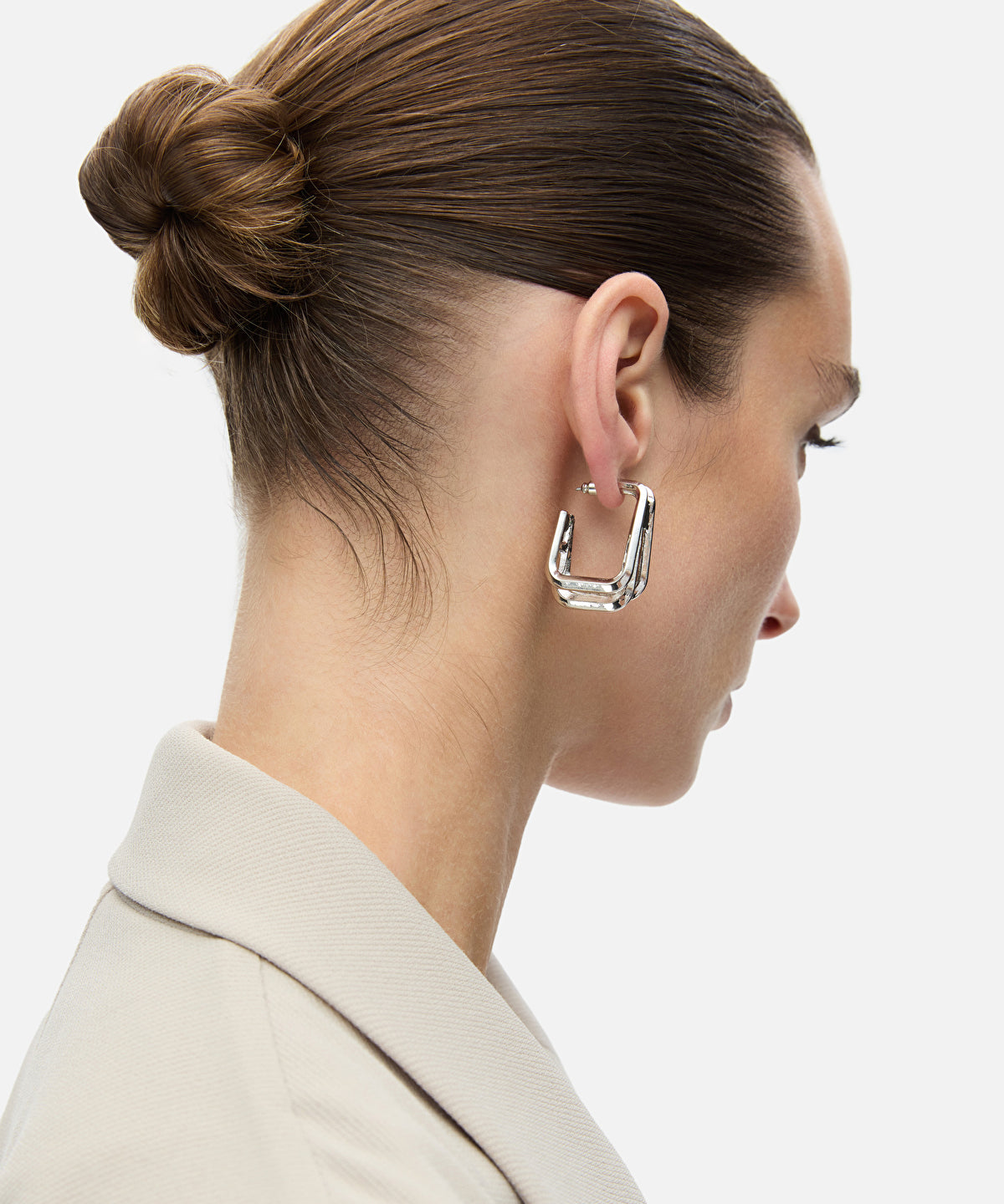 Pack of metal earrings