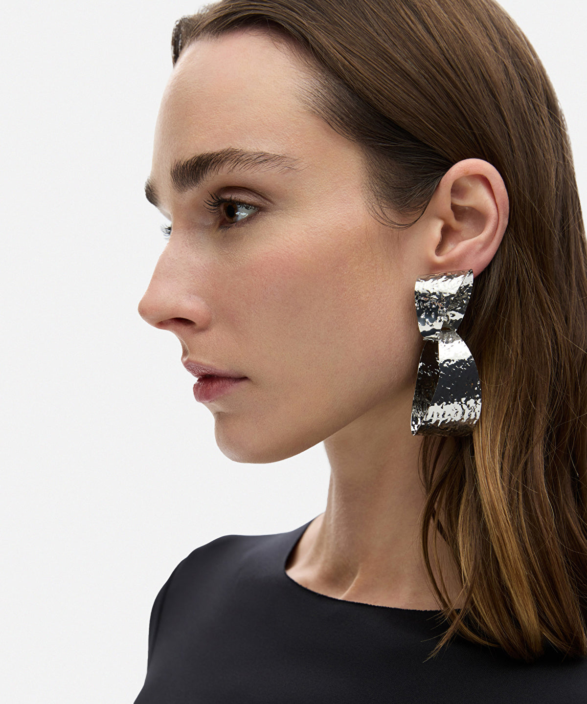 Intertwined textured earrings