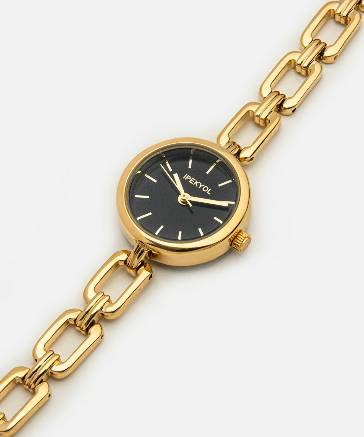 Round wristwatch