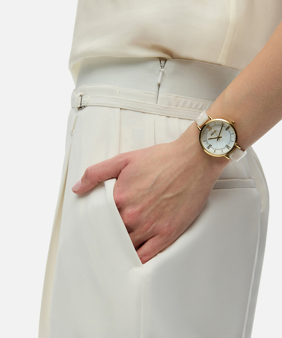 Round wristwatch