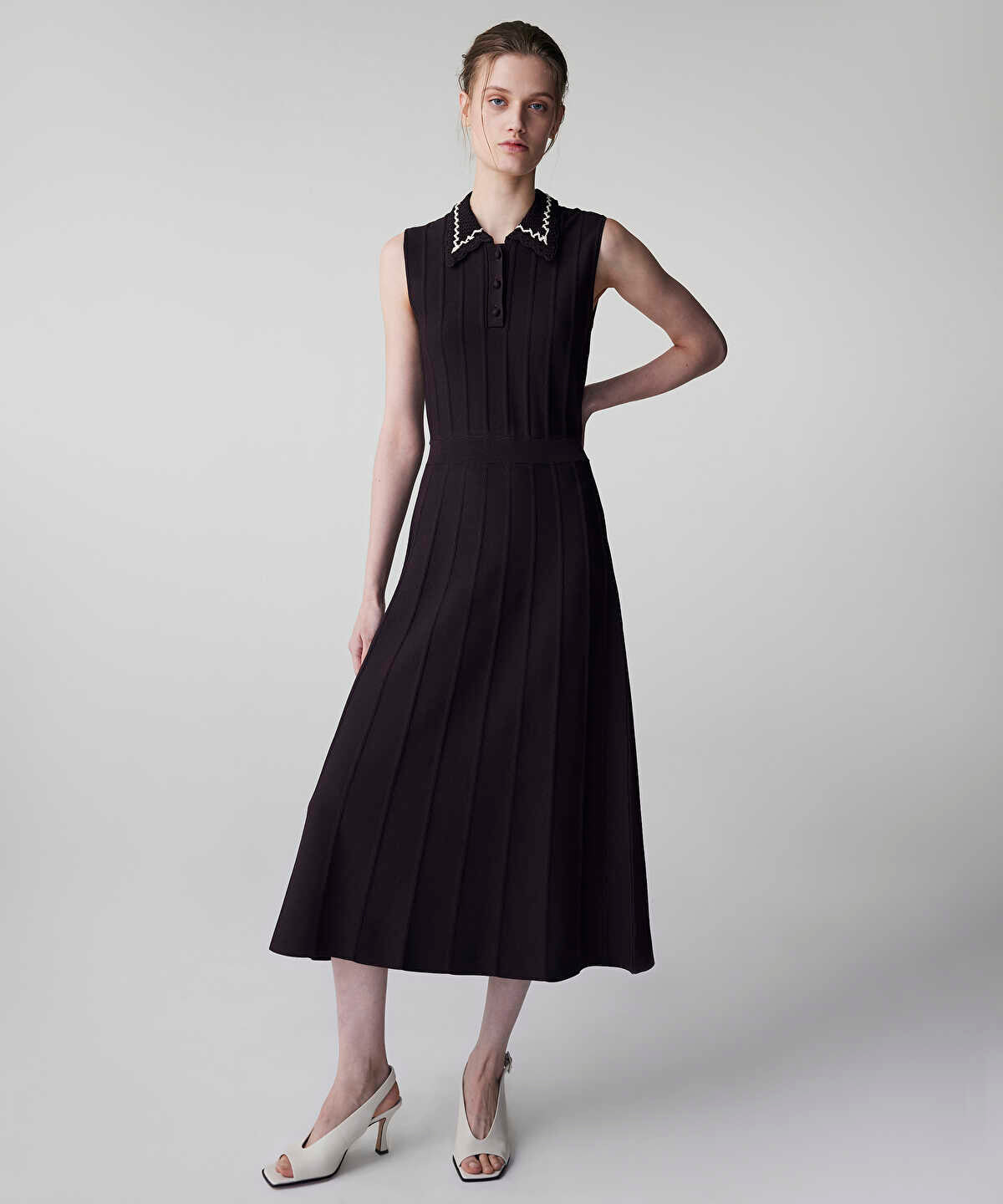 Contrast Collar Knit Dress