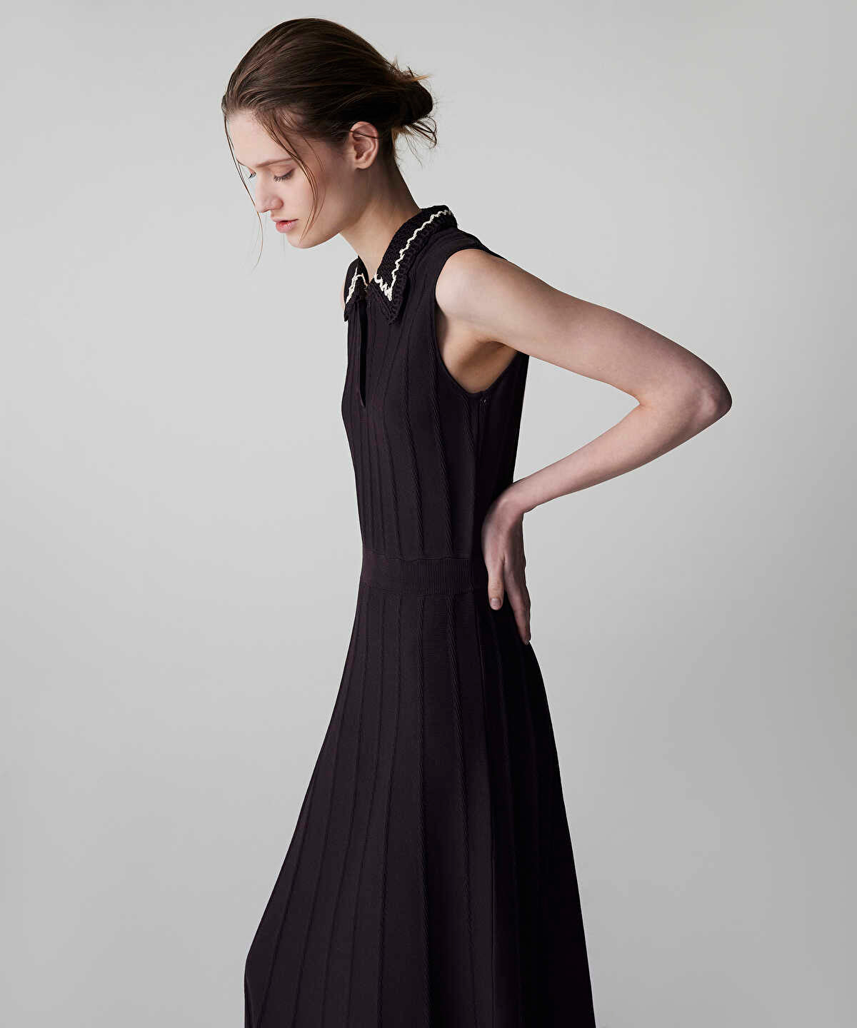 Contrast Collar Knit Dress