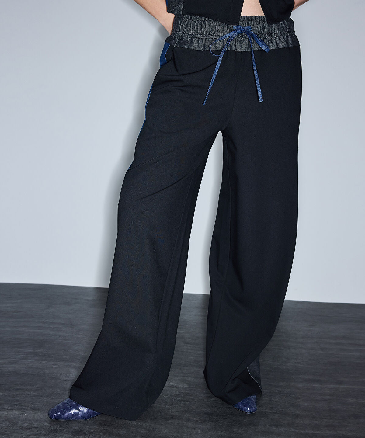 Contrast Waist Color-Block Trousers