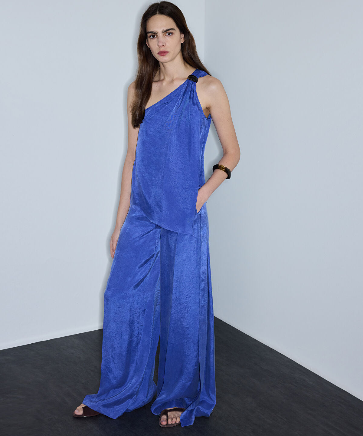 Side-Slit Wide-Leg Trousers
