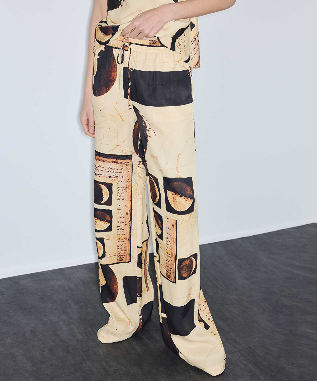 Printed Wide-Leg Trousers