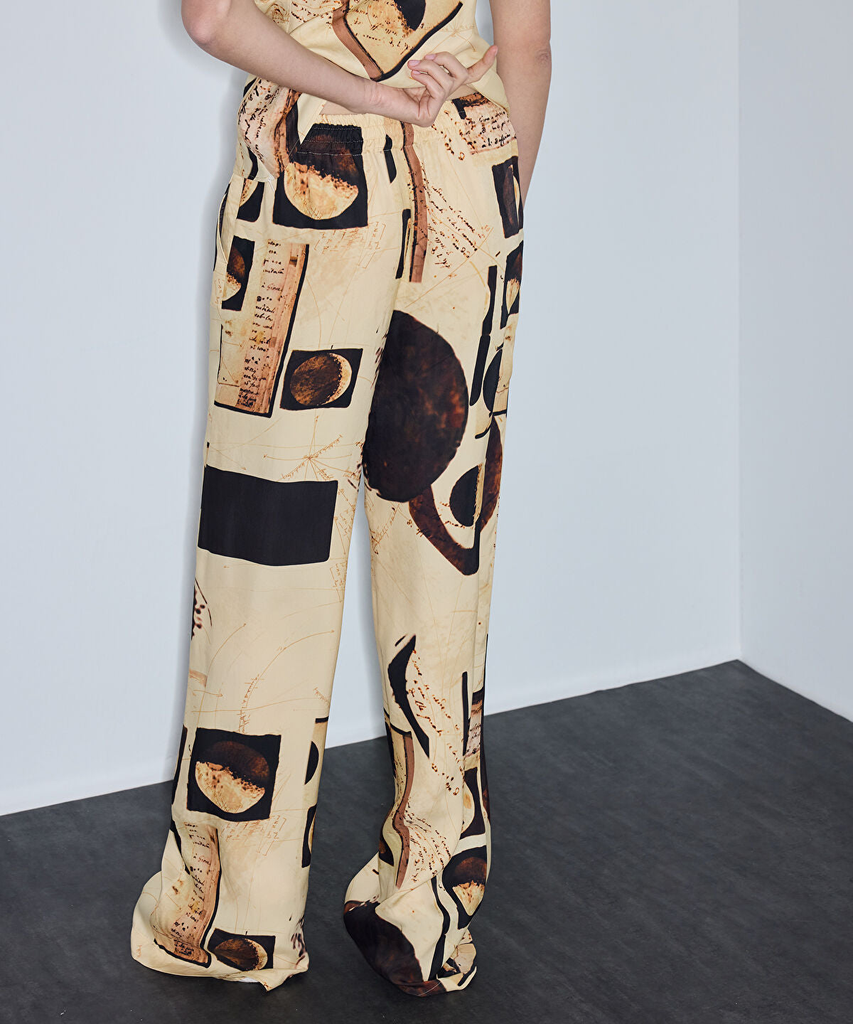 Printed Wide-Leg Trousers