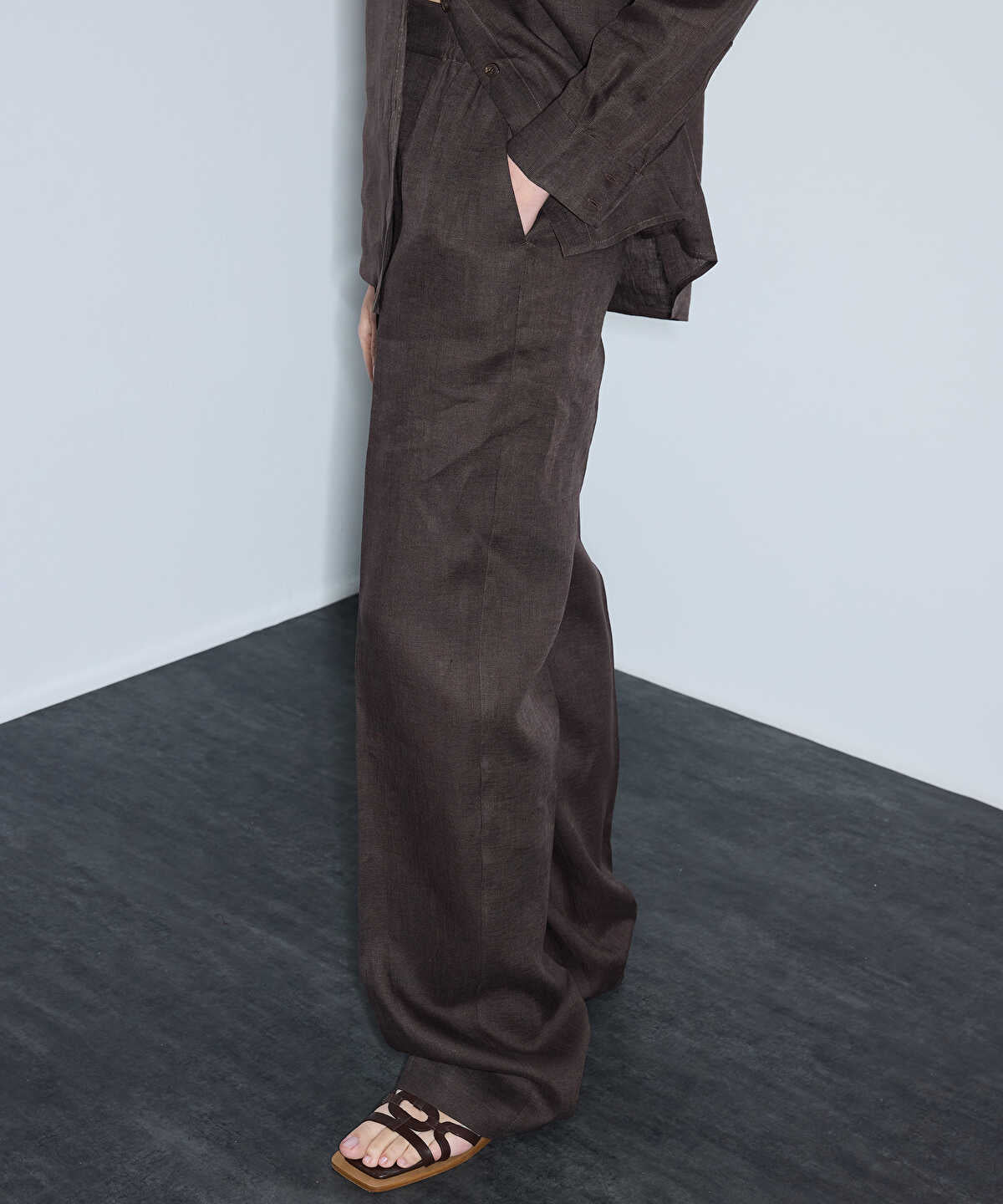 Belted Linen Wide-Leg Trousers