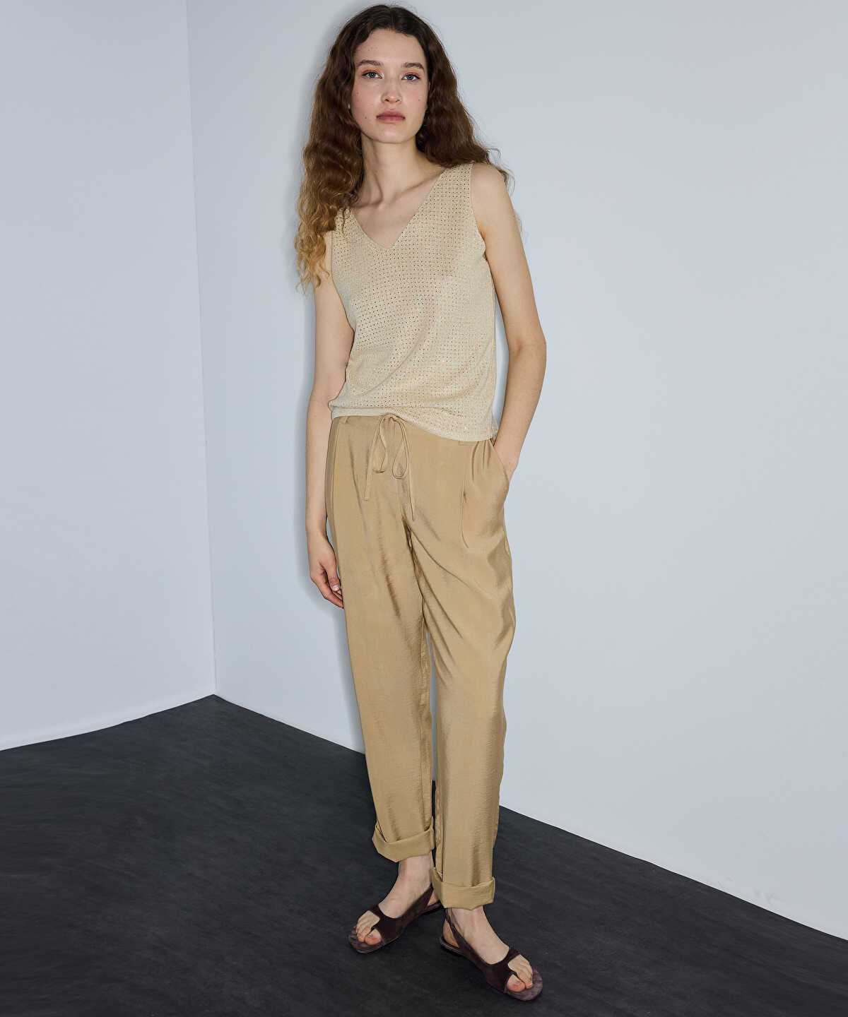 Tie-Waist Carrot Fit Trousers