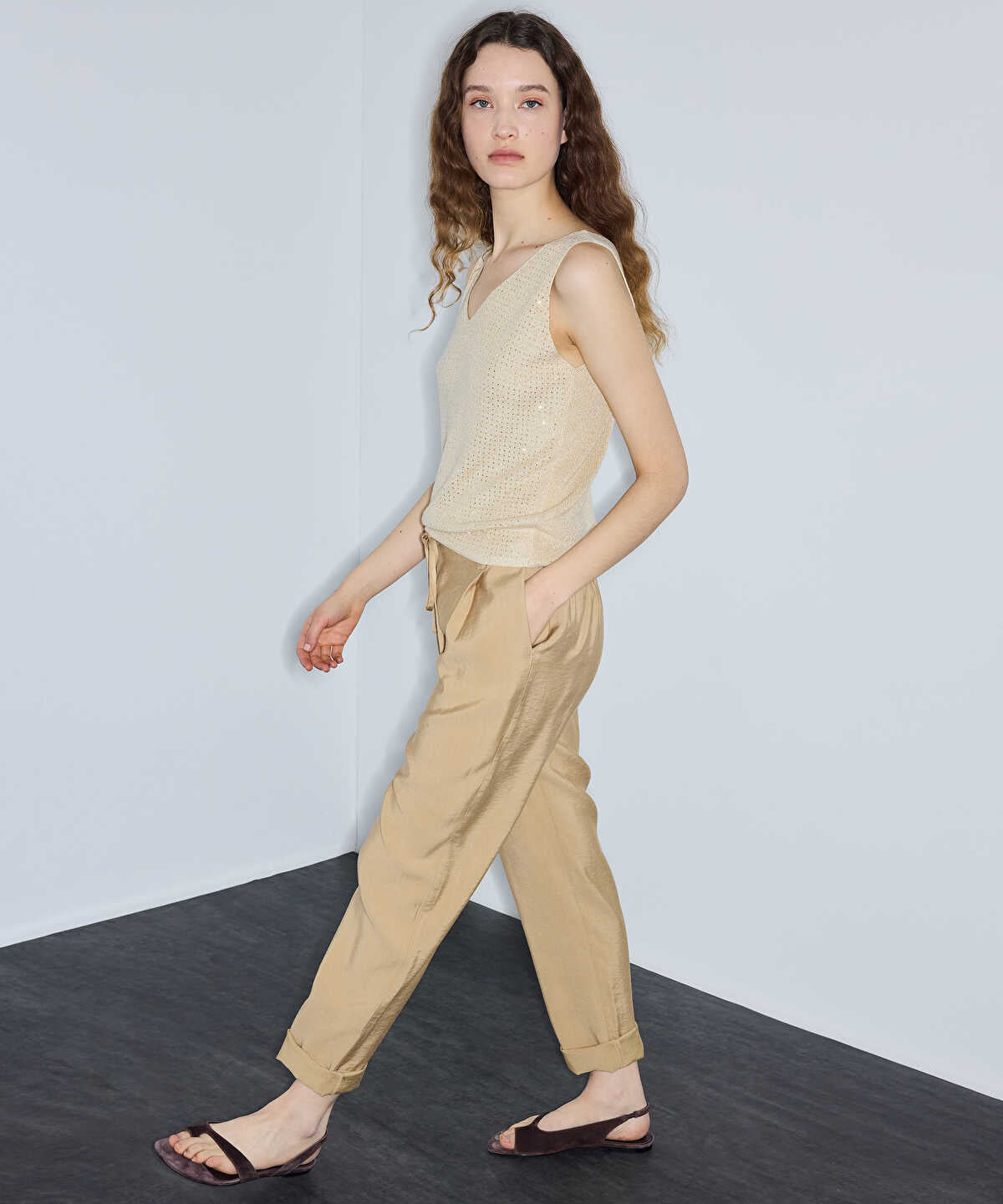 Tie-Waist Carrot Fit Trousers
