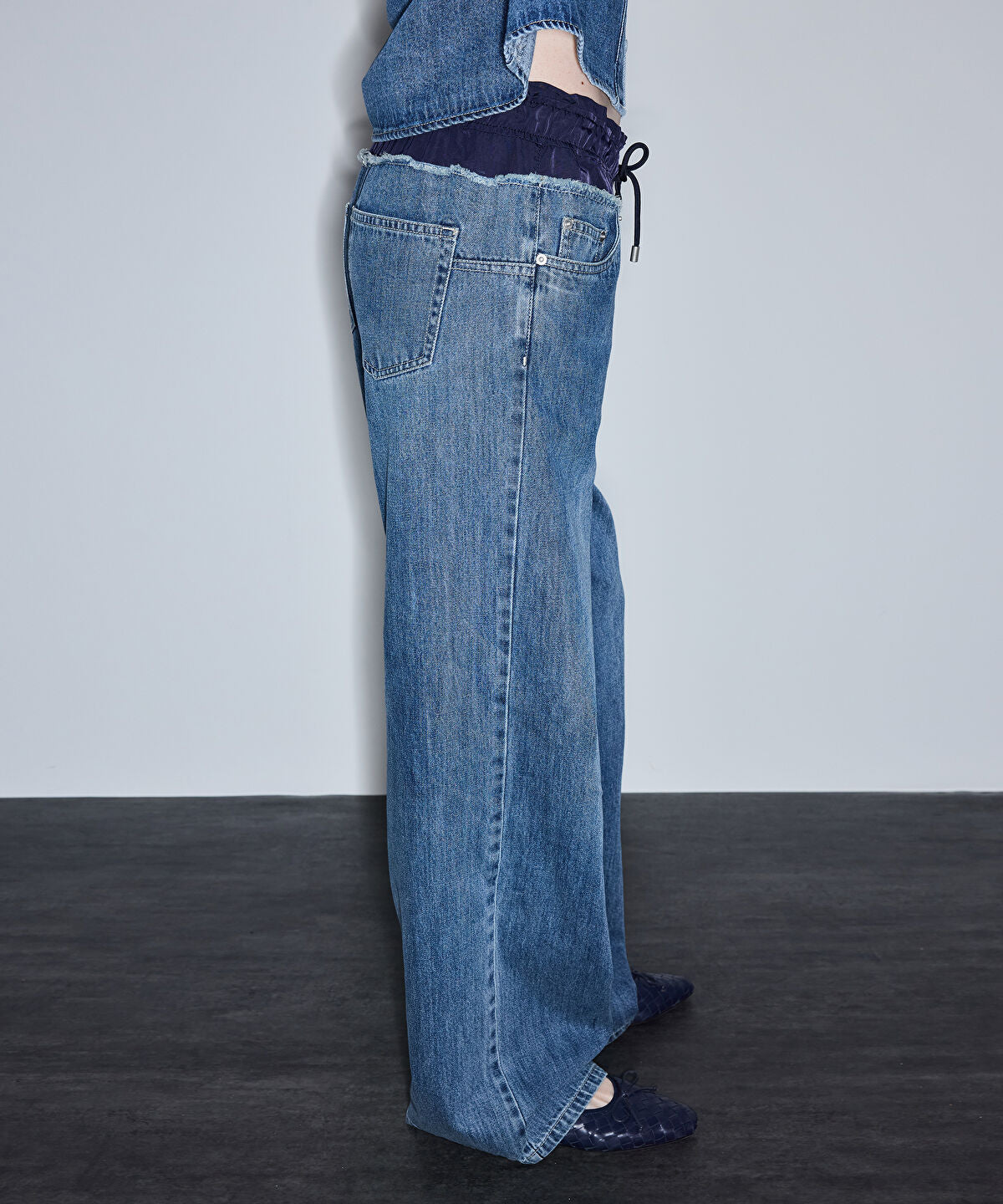 Contrast Waist Jeans