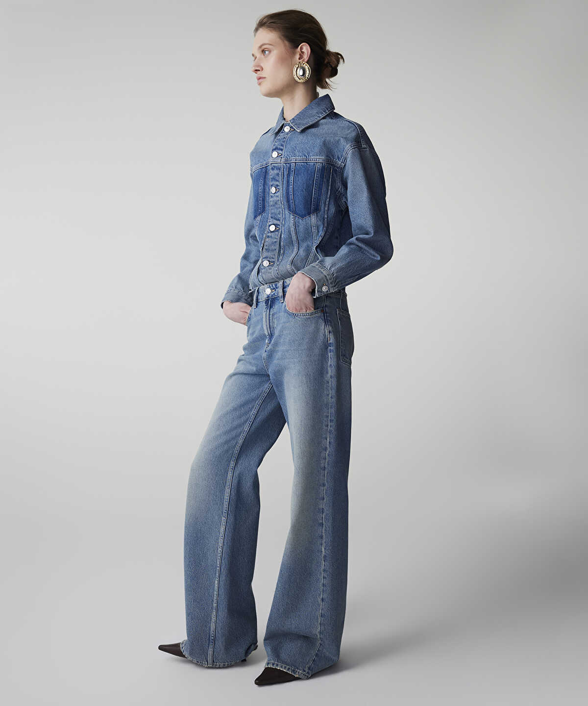 Wide-Leg Jeans