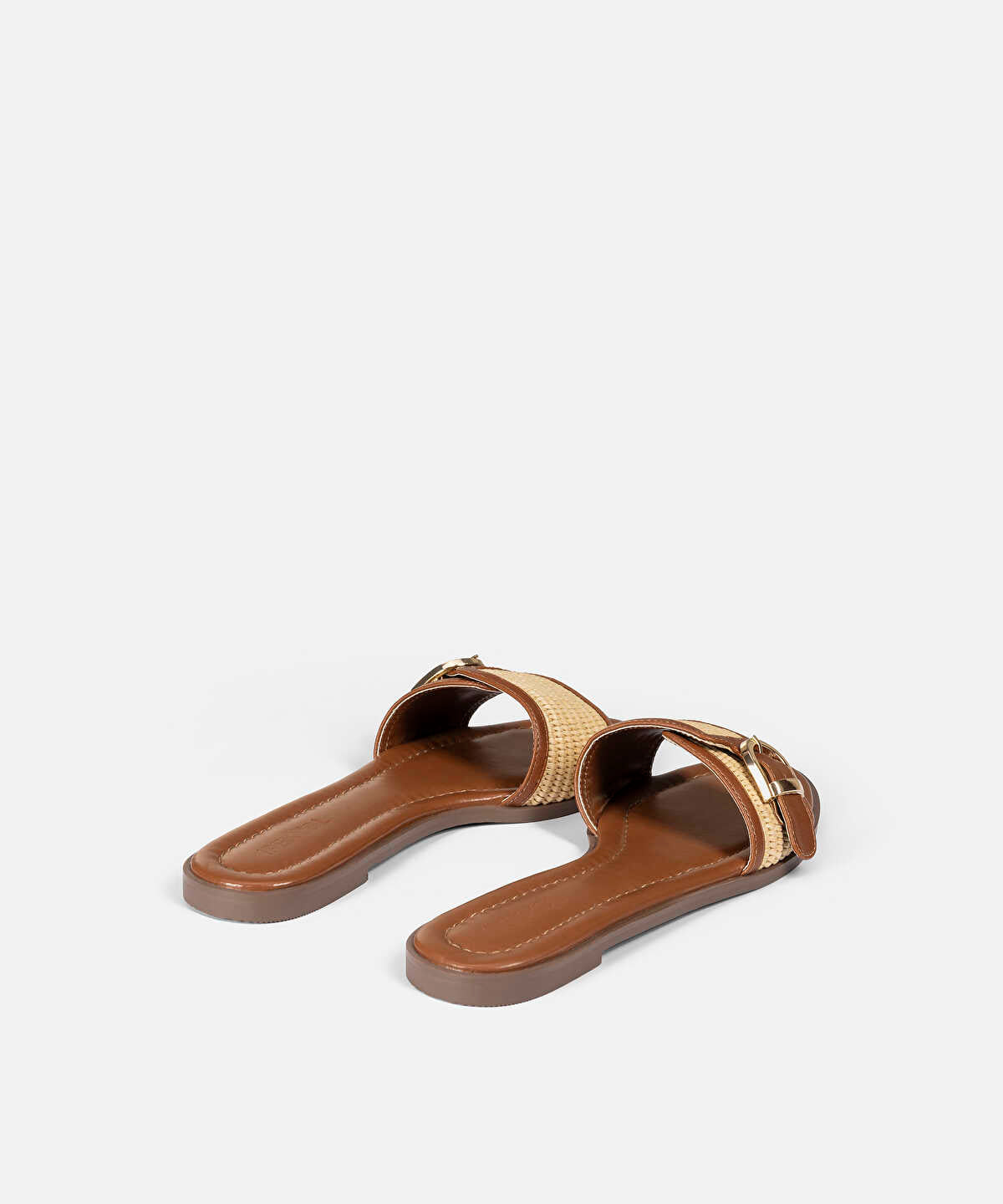 Contrast Texture Buckle Slides