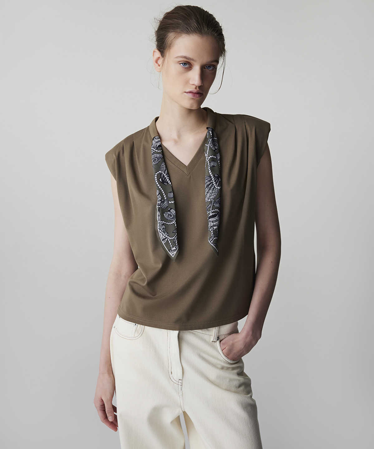 T-Shirt with Printed Scarf