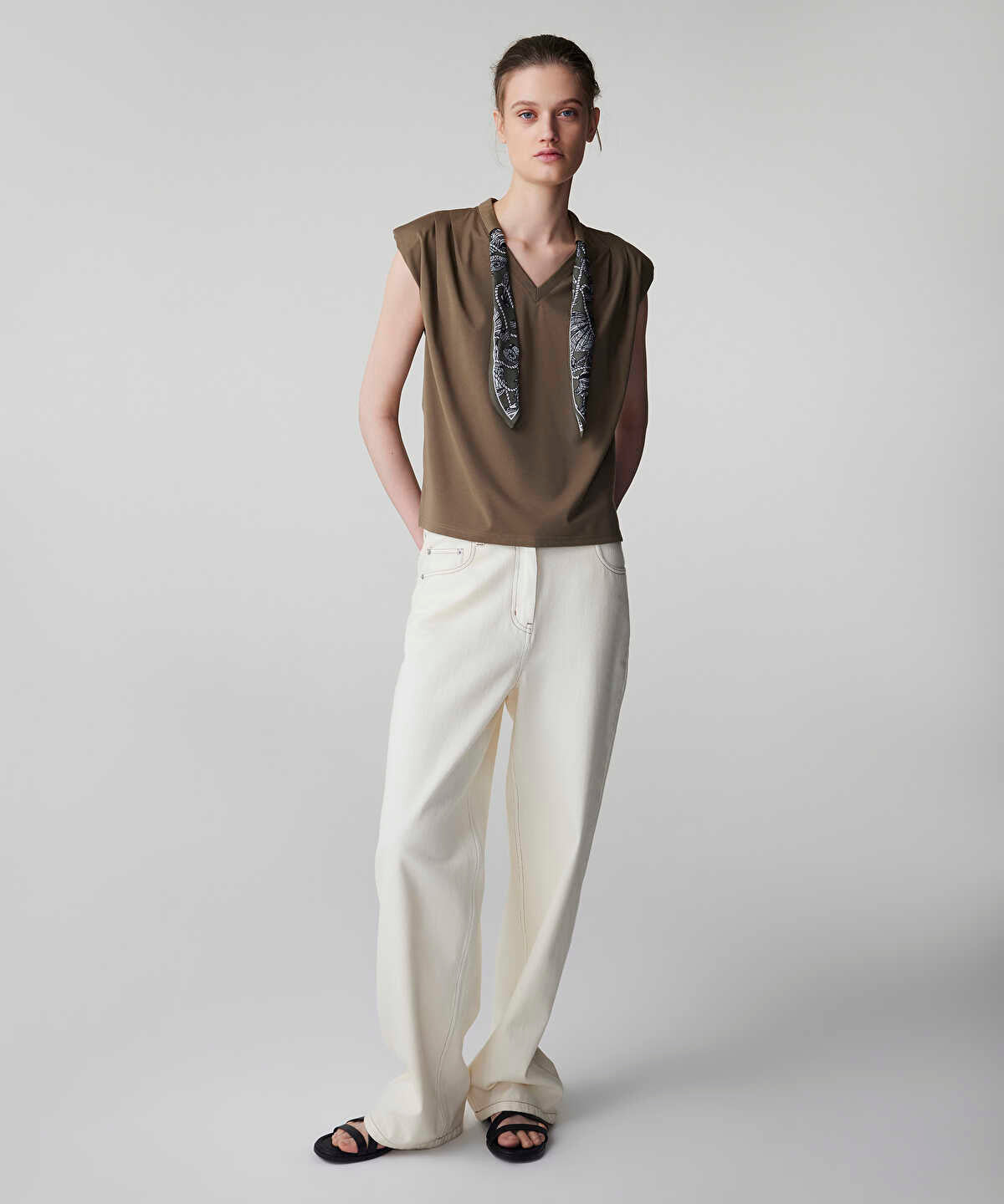 T-Shirt with Printed Scarf