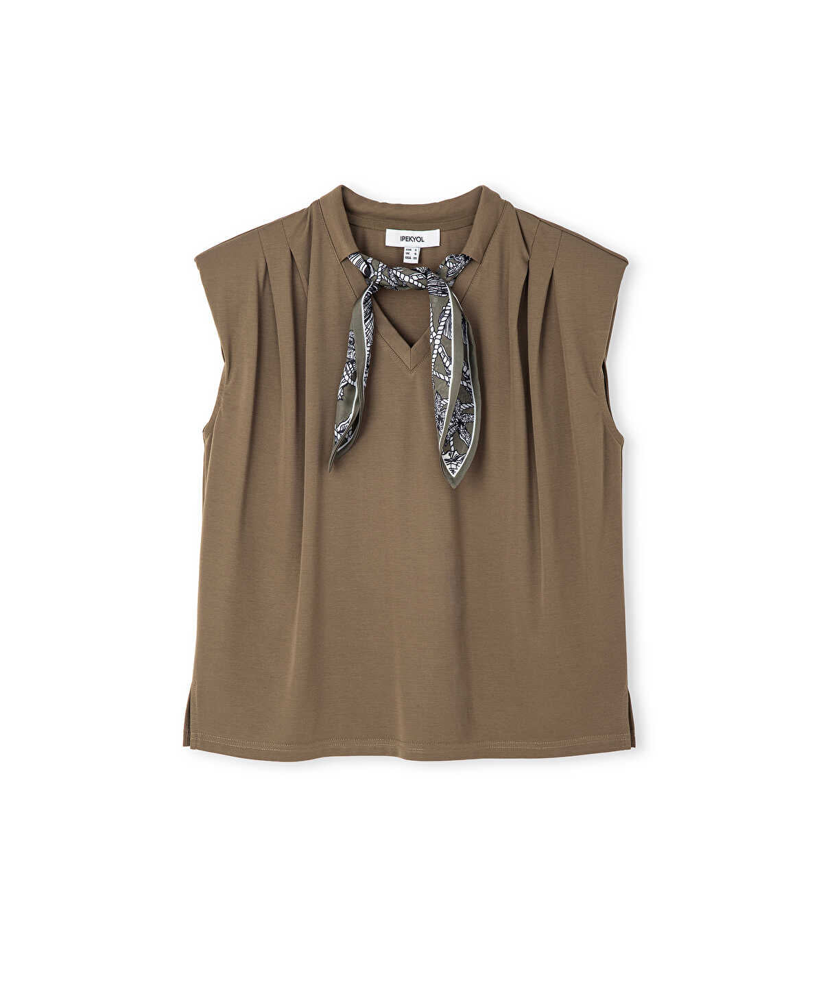 T-Shirt with Printed Scarf