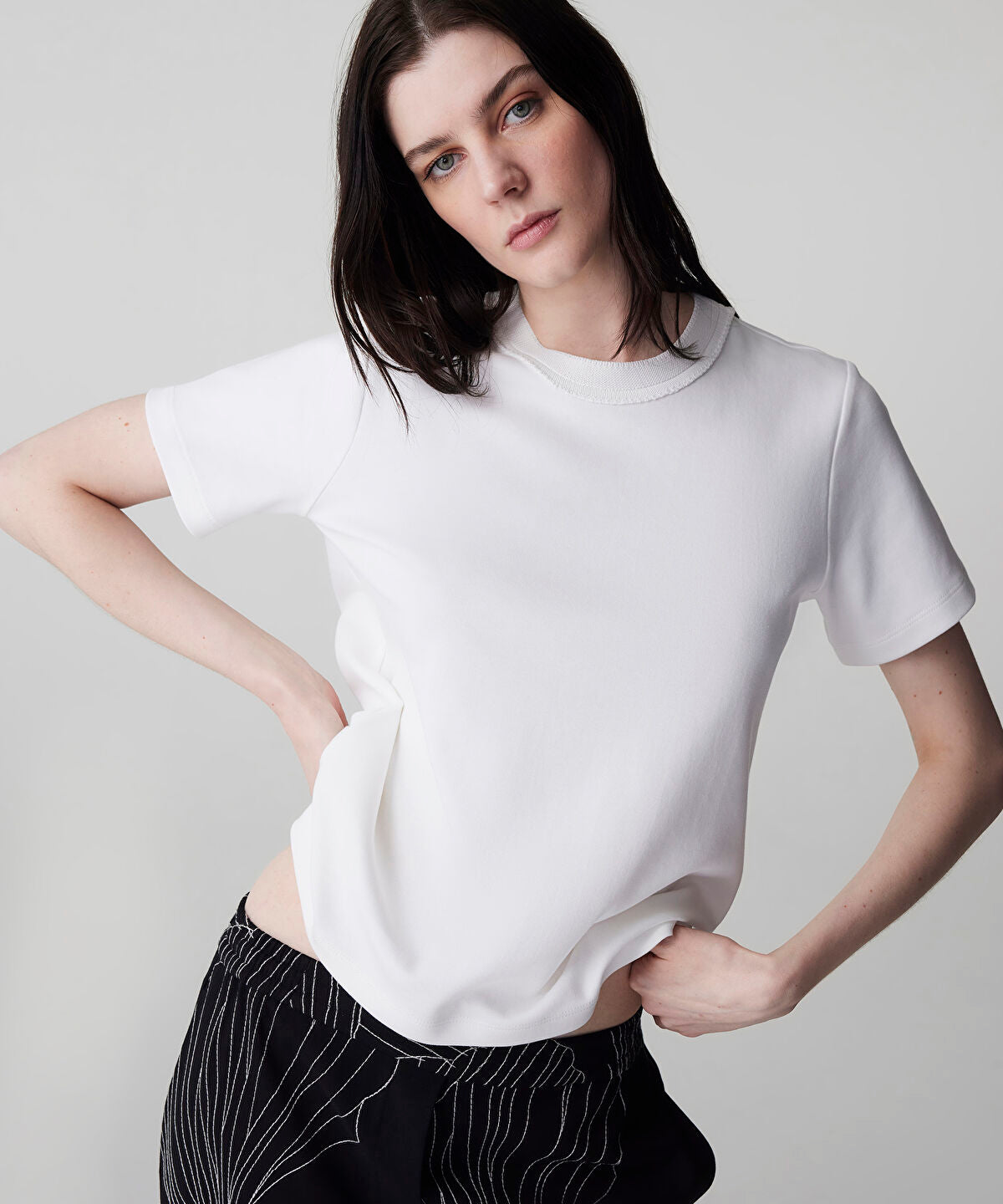 Contrast Collar Color-Block T-Shirt