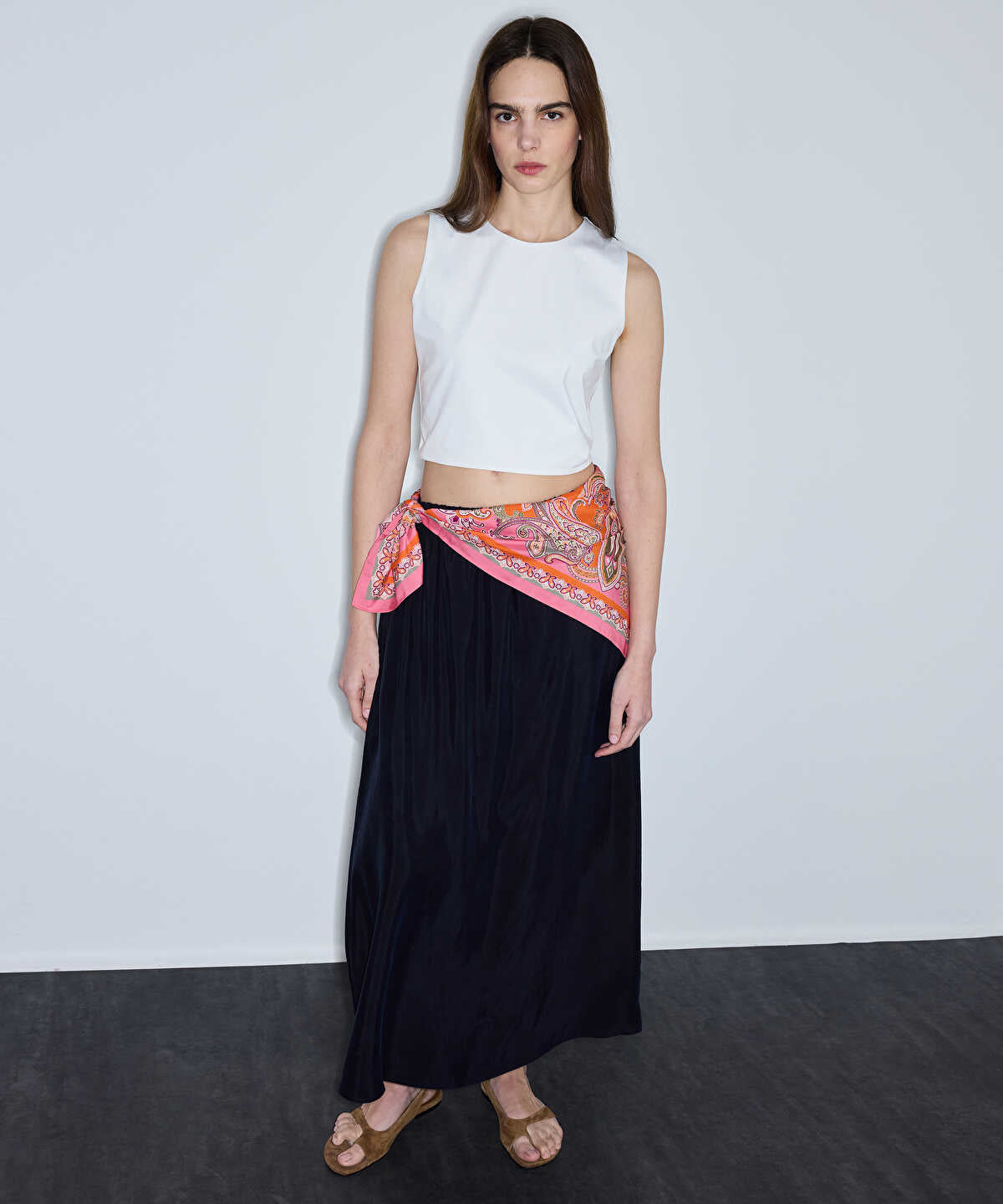 Crew Neck Cropped T-Shirt