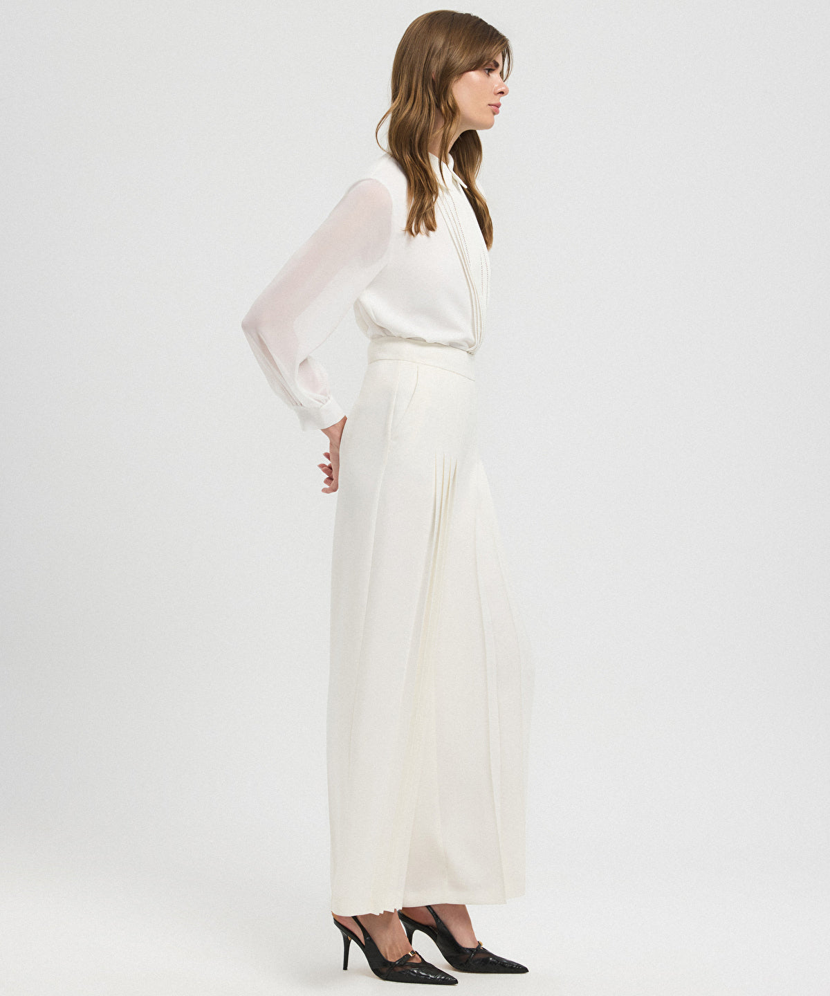 Zoomed Pleated Wide-Leg Trousers