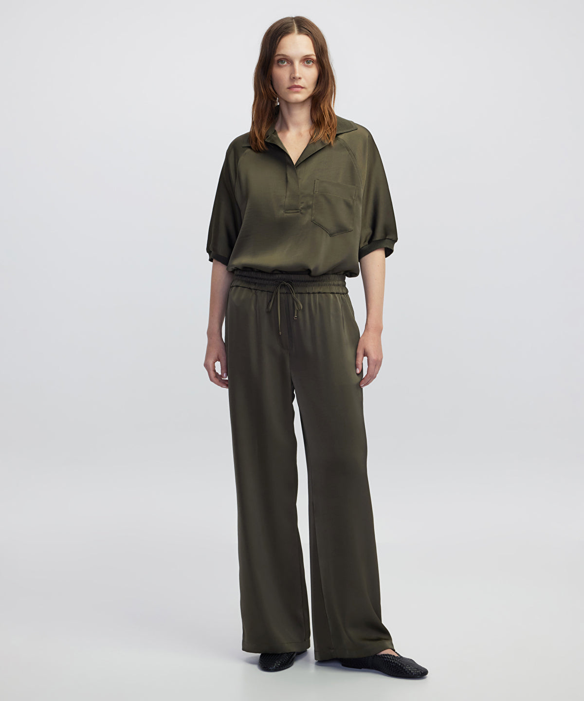 Zoomed Elastic Waist Wide Leg Trousers