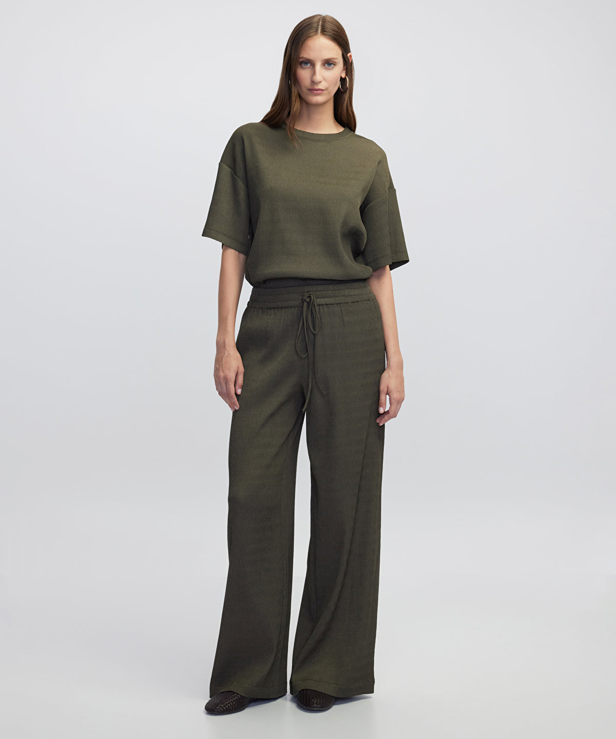 Zoomed Textured Trousers