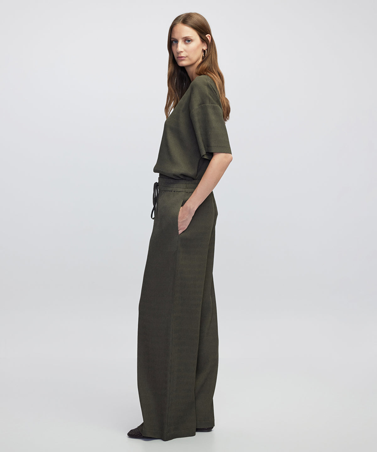 Zoomed Textured Trousers