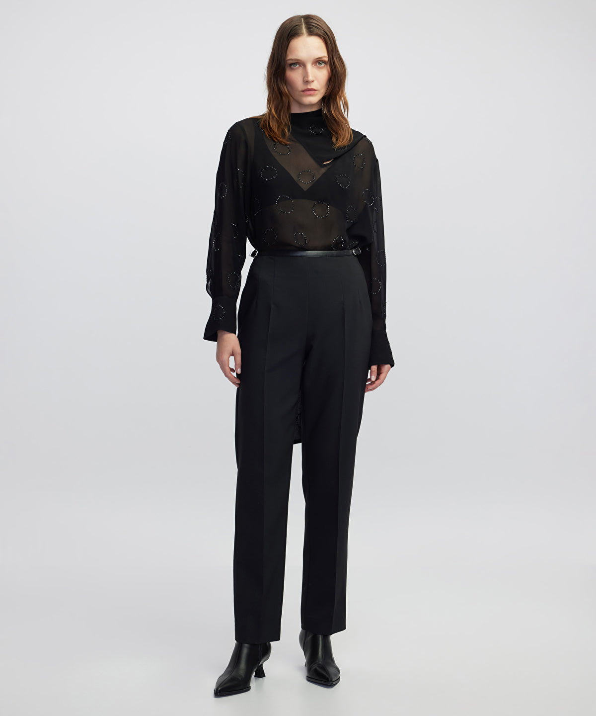 Zoomed Belted Carrot Fit Trousers